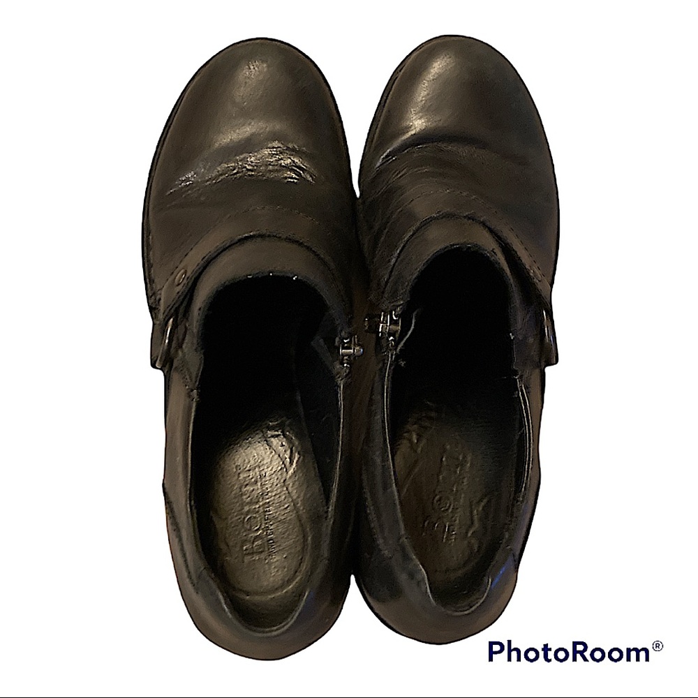 Born clogs. in good shape